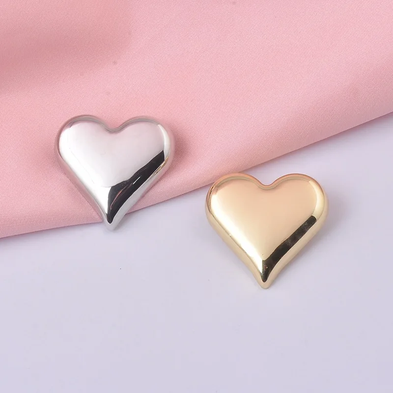 Cute Glossy Metal Heart Shape Anti-glare Brooch Gold Color Cardigan Buckle Collar Clip Pin Accessories