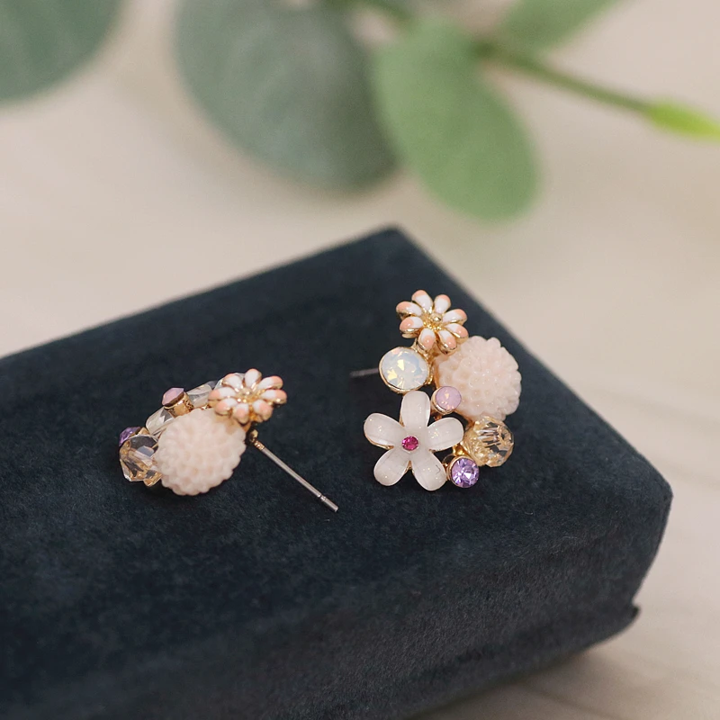 Korean Style Sweet Cute Crystal Flower Stud Earrings For Women Handmade Earrings Elegant Wedding Party Jewelry Accessories