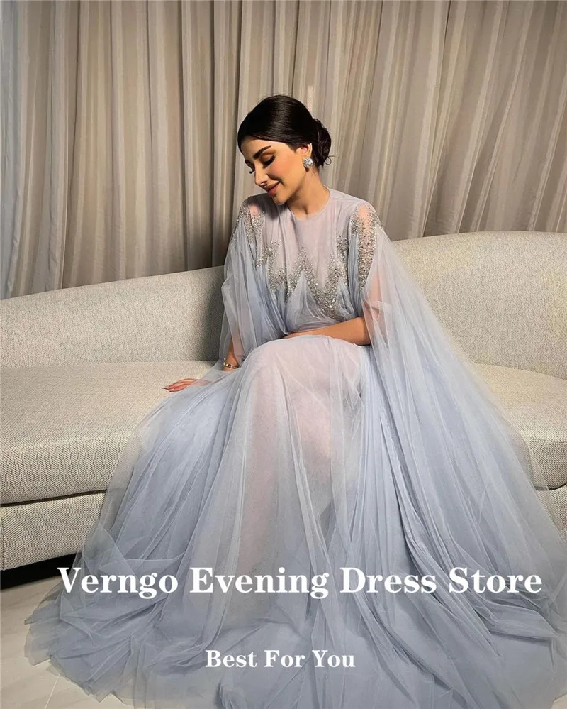 Verngo Modest Lichtblauw Tulle Avondjurken Lange Cape Shiny Kralen Crystal O-hals Dubai Saudi Arabric Vrouwen Formele Prom Jassen