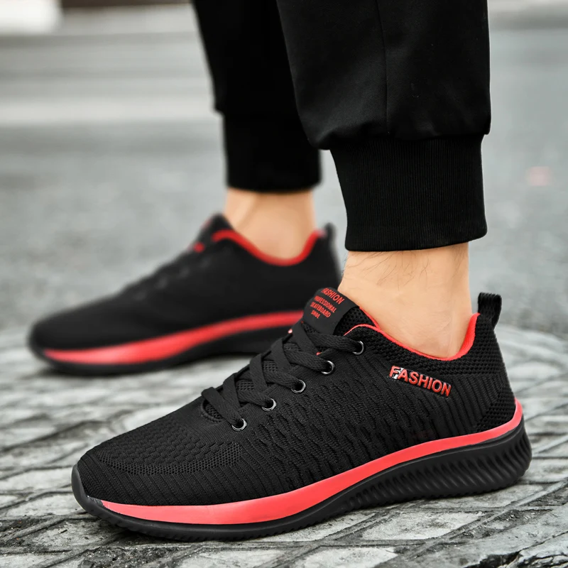 Zapatillas deportivas ligeras y transpirables para hombre y mujer, zapatos de gimnasio, tenis masculinos, color negro y rojo, talla grande 47 y 48,