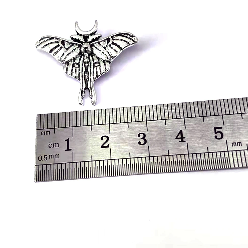 5pcs new Ancient silver plated Animal moth skull head moth pendant charm for women man Accessories