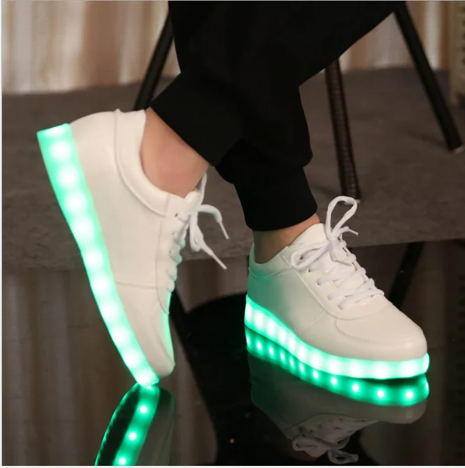 Zapatos luminosos con luz Led para adultos, zapatillas deportivas con carga USB, color negro, para amantes de la fiesta, novedad de 2024