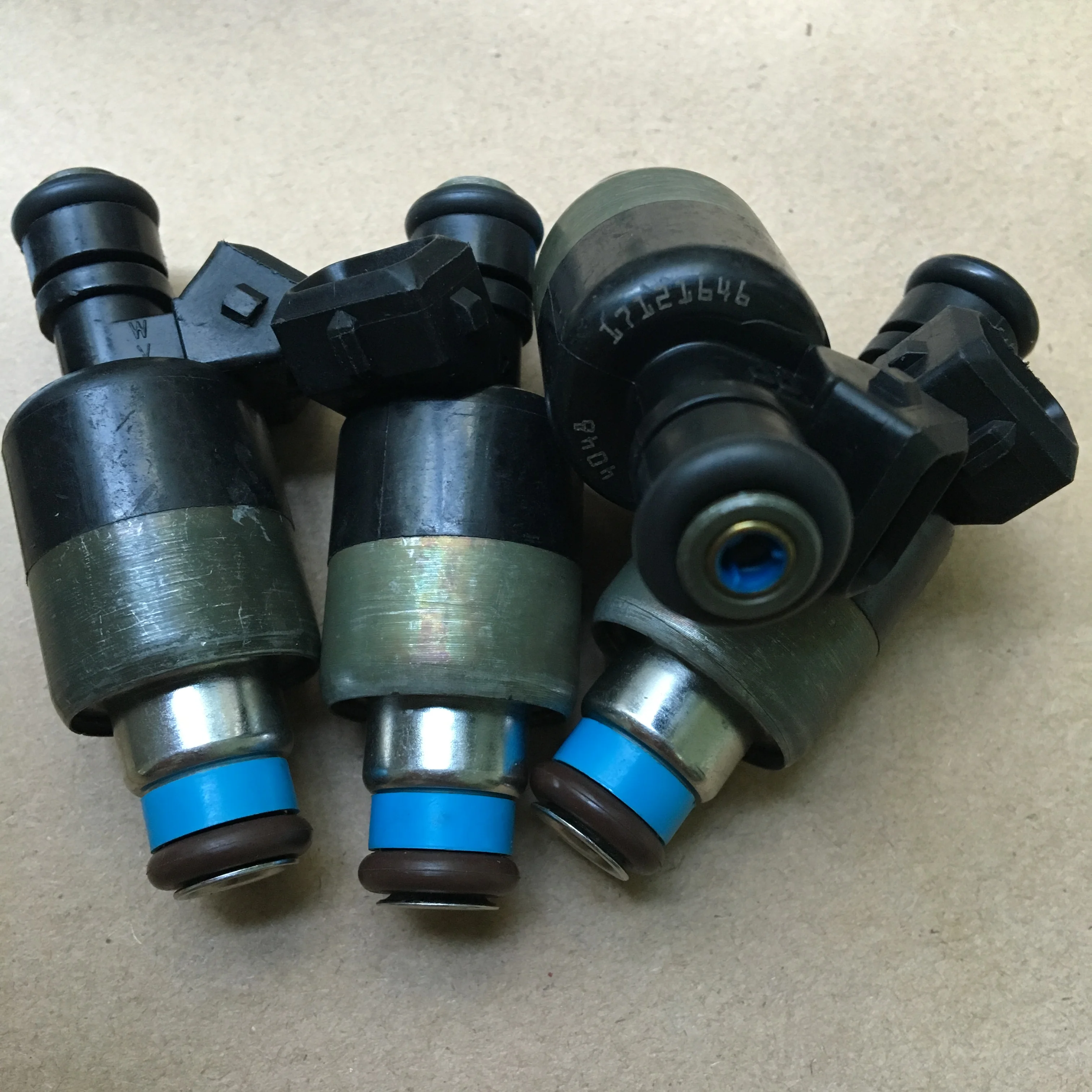 1PCS Original Quality Fuel Injector Nozzle for DAEWOO LANOS SATURN SOHC 1.9L L4 17121646