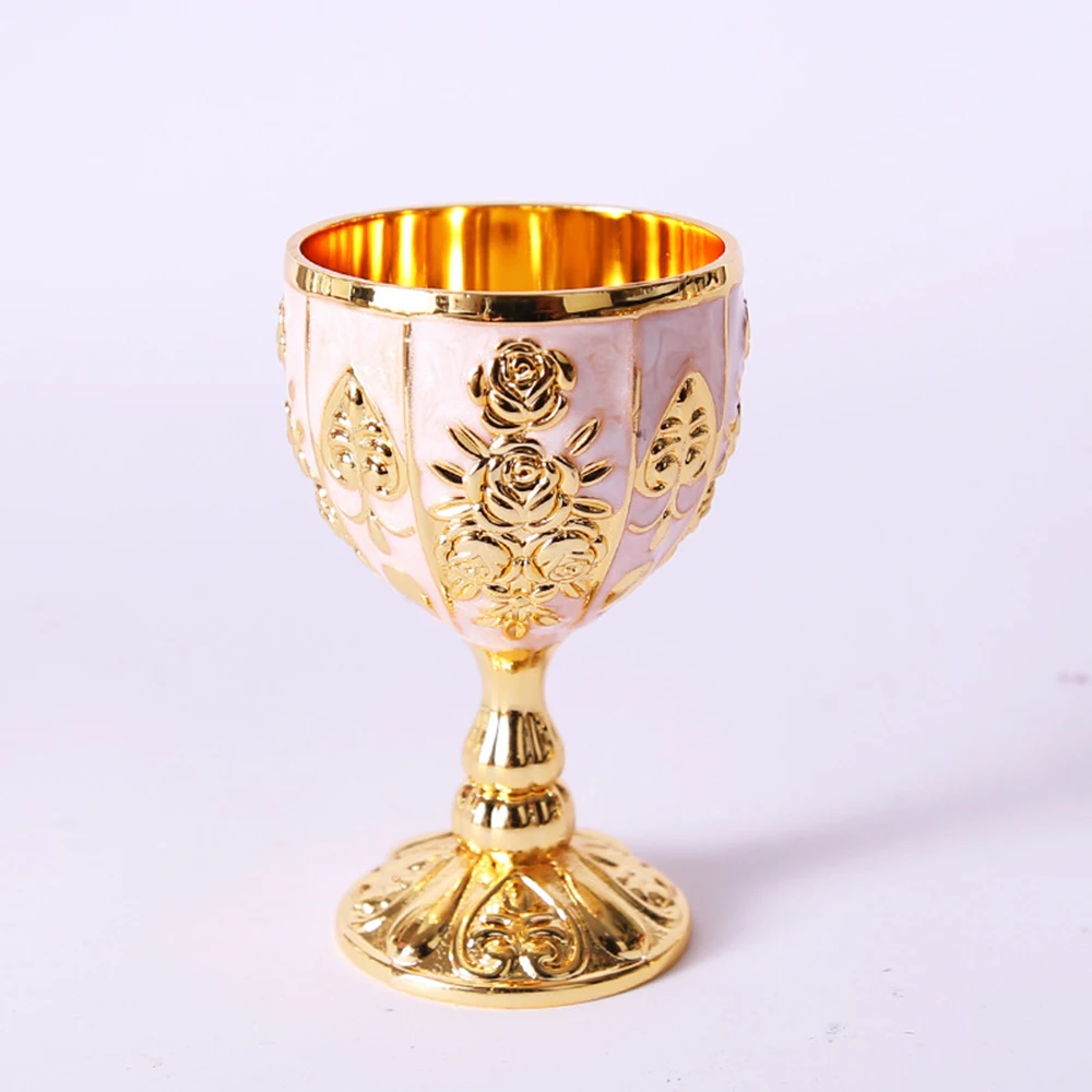 Wine Glasses Retro Creative Beverage Wine Cup Goblet Small Wine Cup Gold European Style Home Bar Decor Drinking Tools