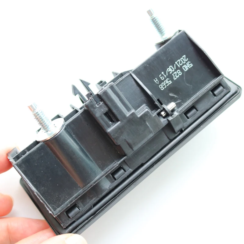 Schalter zum Entriegeln des Heckklappenschlosses für Audi A3 A4 für Skoda Yeti 5N0 827 566B 5N0827566B – Detail 3