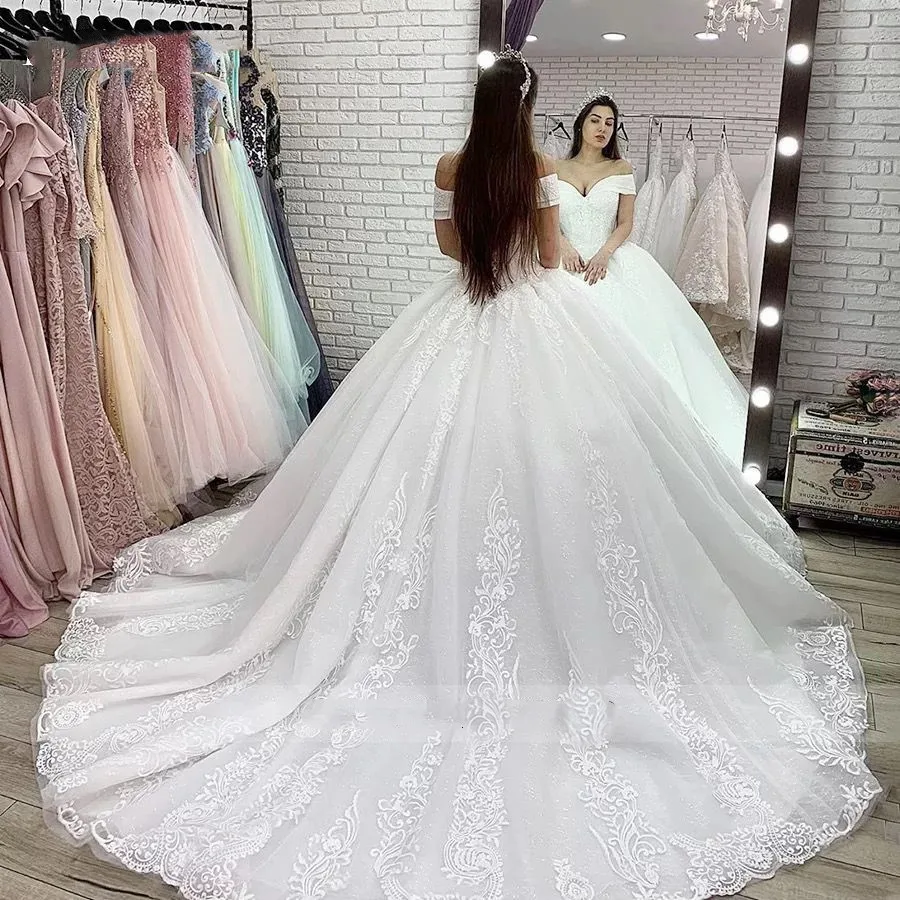 Apliques de renda personalizados Lace up Ball Gown Luxo Frisado Princesa Vestido De Noiva Fora do Ombro Vestido De Noiva