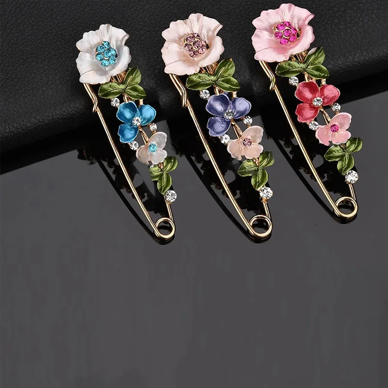 Lady Enamel Flower Brooch Pins Women 3 Colors Leaf Rhinestone Cardigan Dress Scarf Buckle Pin Jewelry Elegant Gifts