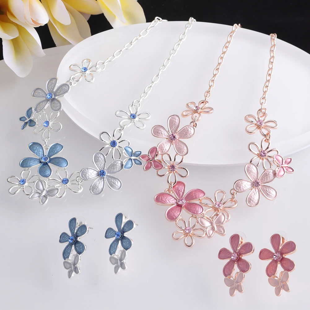 New in Necklace Streetwear Flower Daisy Accessories Jewelry Luxury Chains Pendant Blue Enamel Christmas Gift Necklaces for Women