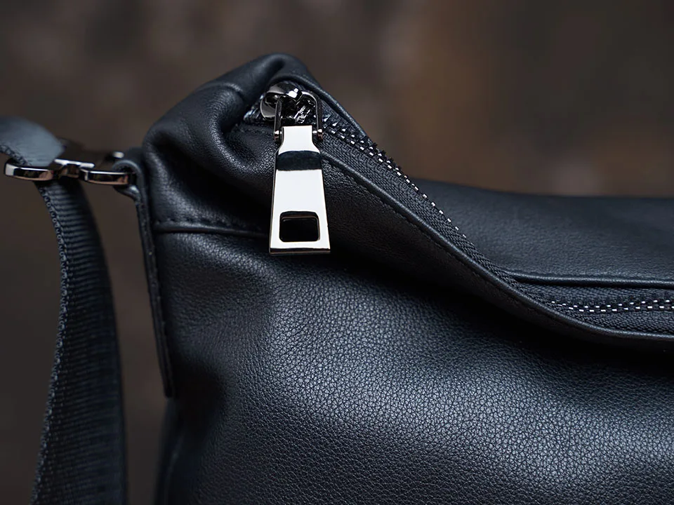 Modische Herren-Umhängetasche aus echtem Leder, lässige Crossbody-Tasche, klassische Tasche mit faltbarem Deckel und Reißverschluss, Messenger-Tasche für 10,5-Zoll-iPad, NUPUGOO. – Detail 14