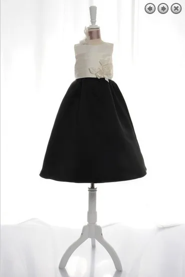 

free shipping flower girl dresses for weddings 2022 first communion christmas pageant dresses for girls white and black dresses