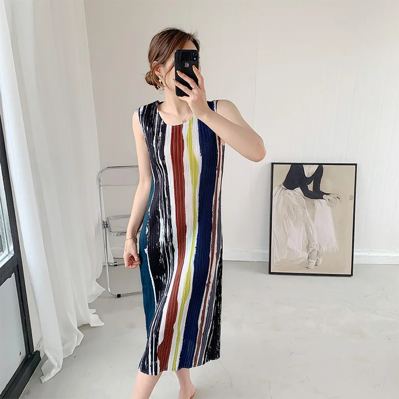 

Pleated Vest Dress 2021 Summer New Sleeveless Striped Print Dress Women's Fashion Pleated Dress