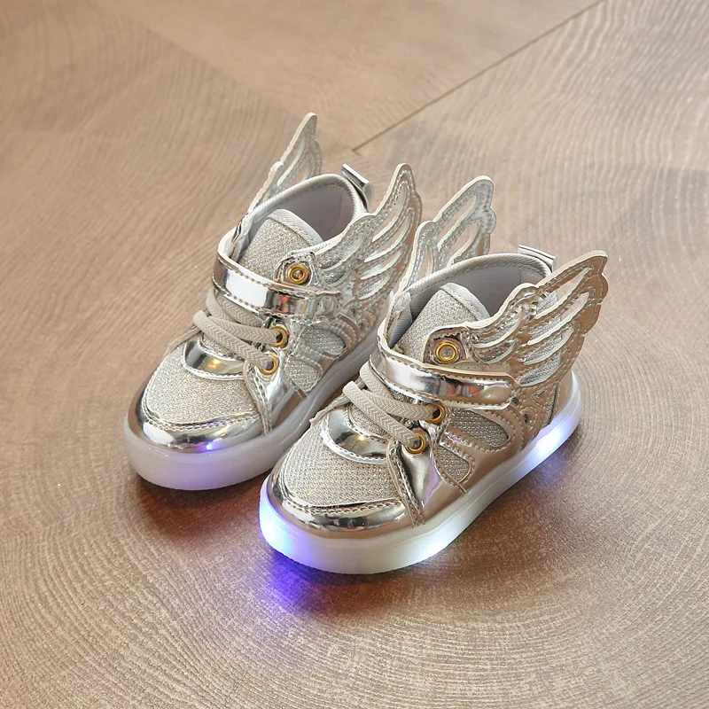 Zapatillas luminosas para niños y niñas, zapatos deportivos con luces intermitentes, brillantes, botas planas informales de ala de bebé