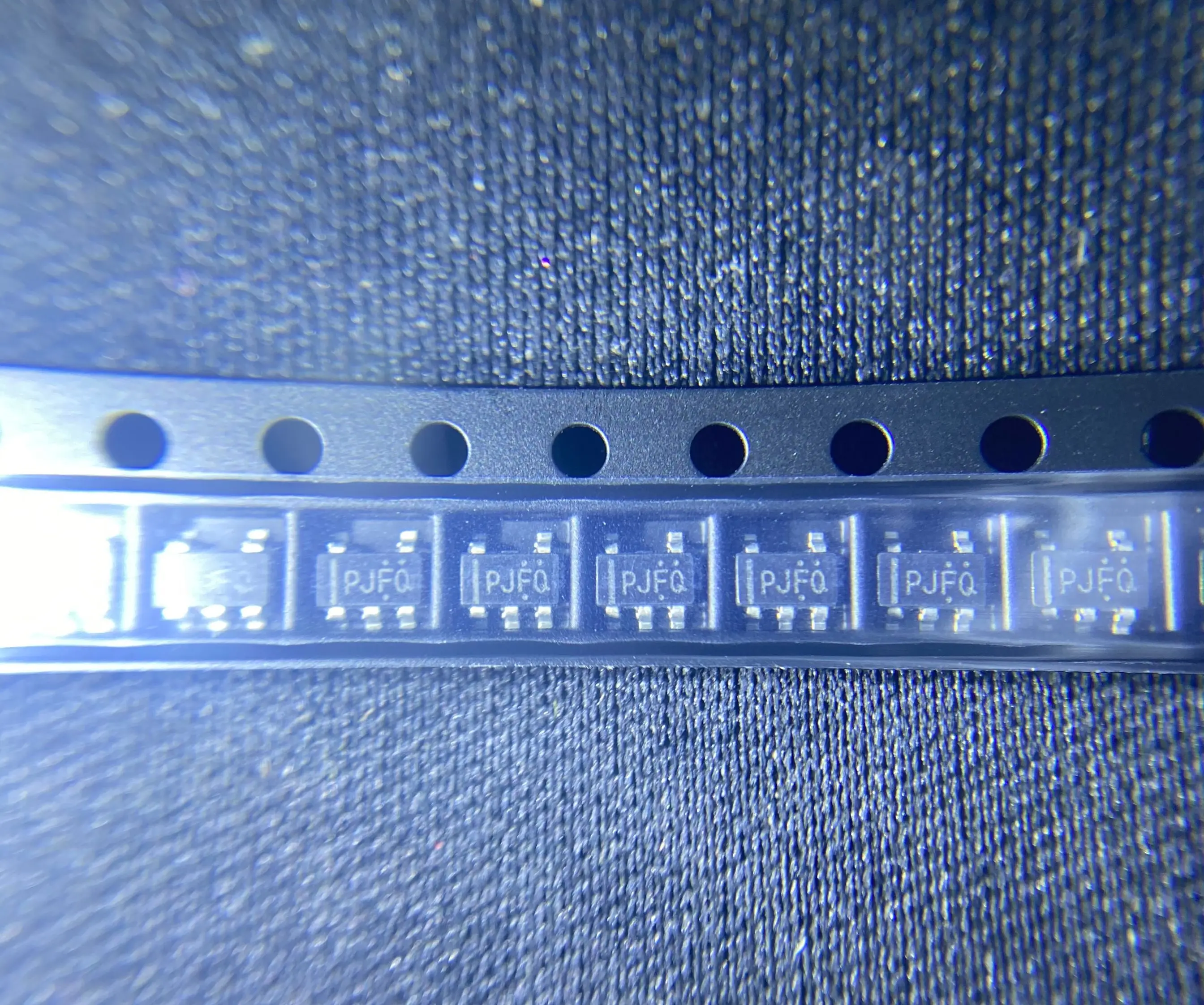 50 ~ 200 Buah/Lot TPS73601 TPS73601DBVR TPS73601DBVT PJFQ SOT23-5 Baru Asli Gratis Pengiriman