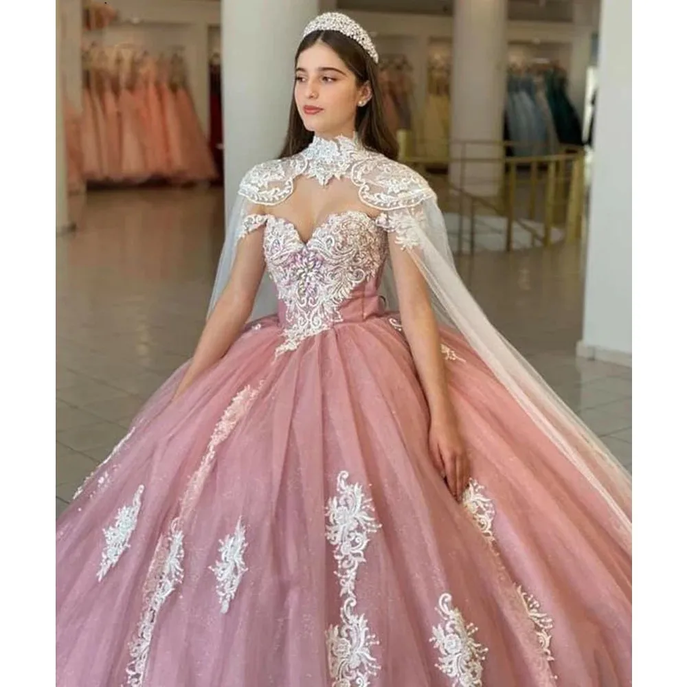 2022 Roze Quinceanera Jurken Met Cape Baljurk Sweetheart Lace Kralen Party Prinses Zoete 16 Jurk Tule Lace-Up backless