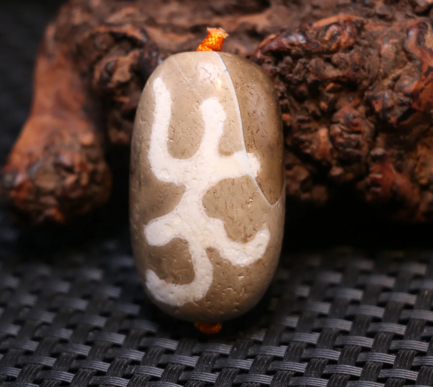 

Energy Tibetan Old Agate OM Wishing Word Goat Eye dZi Bead Totem Pendant Amulet Timestown zhang