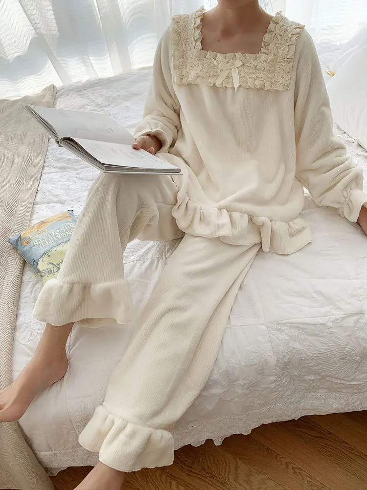 Vintage Thick Fleece Women\'s Pajamas Sets Elegant White Lace Long Sleeve Sleepwear Suits Winter Autumn Sweet Pyjamas