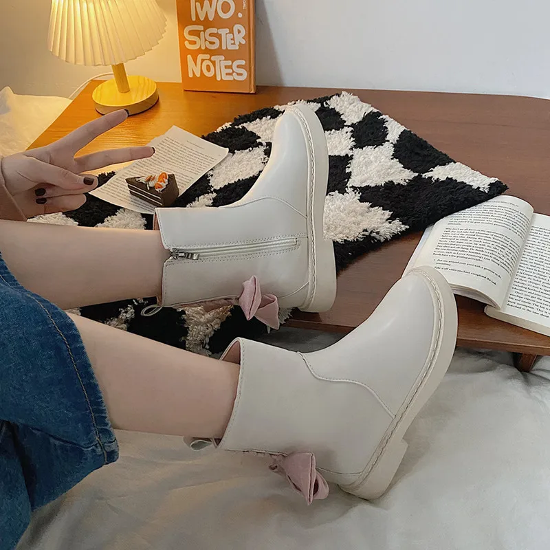 Mode Plus Samt Kurze Röhre Martin Stiefel Frauen Winter Neue Stil Britischen Bogen Starke Ferse Runde-Toe Stiefel