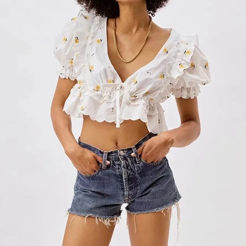 

GypsyLady Floral Embroidery Cropped Shirt Blouse Vintage Summer Chic Women Shirts Blouse Puff Sleeve Casual Ladies Shirt Tops