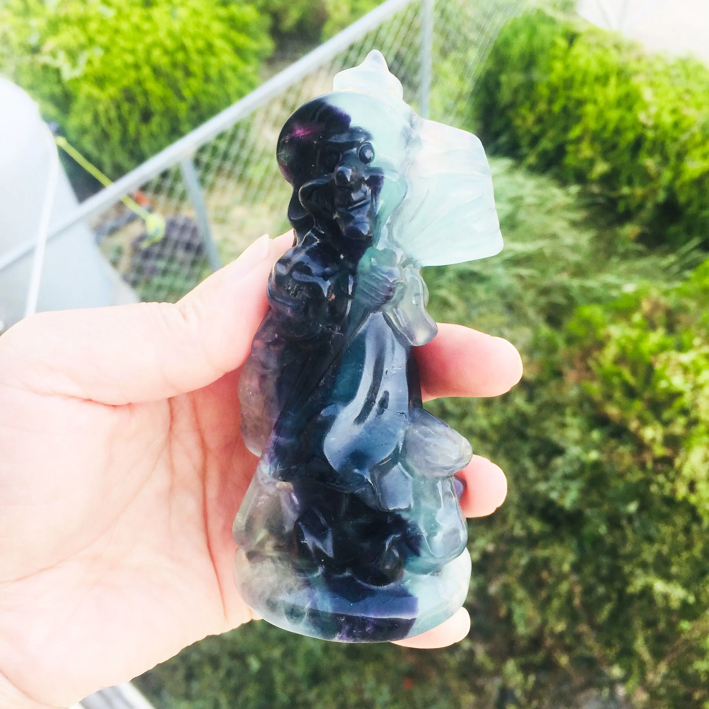 

1PCS Natural Hand Carved Kiwi Witch Shape Healing Crystal Witch For Gift for decoration