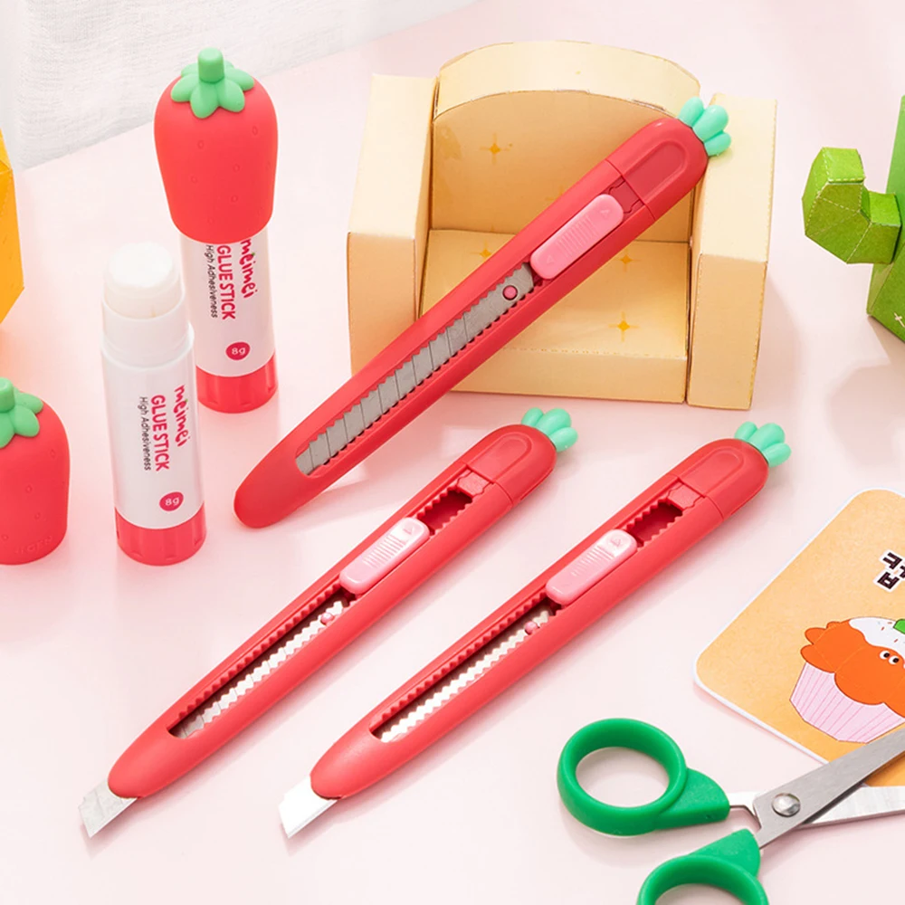 Retractable Razor Knife Cute Carrot Shaped Art Envelope Utility Knife for Packages Box Cutters,Cutting Paper Craft Cardboard etc