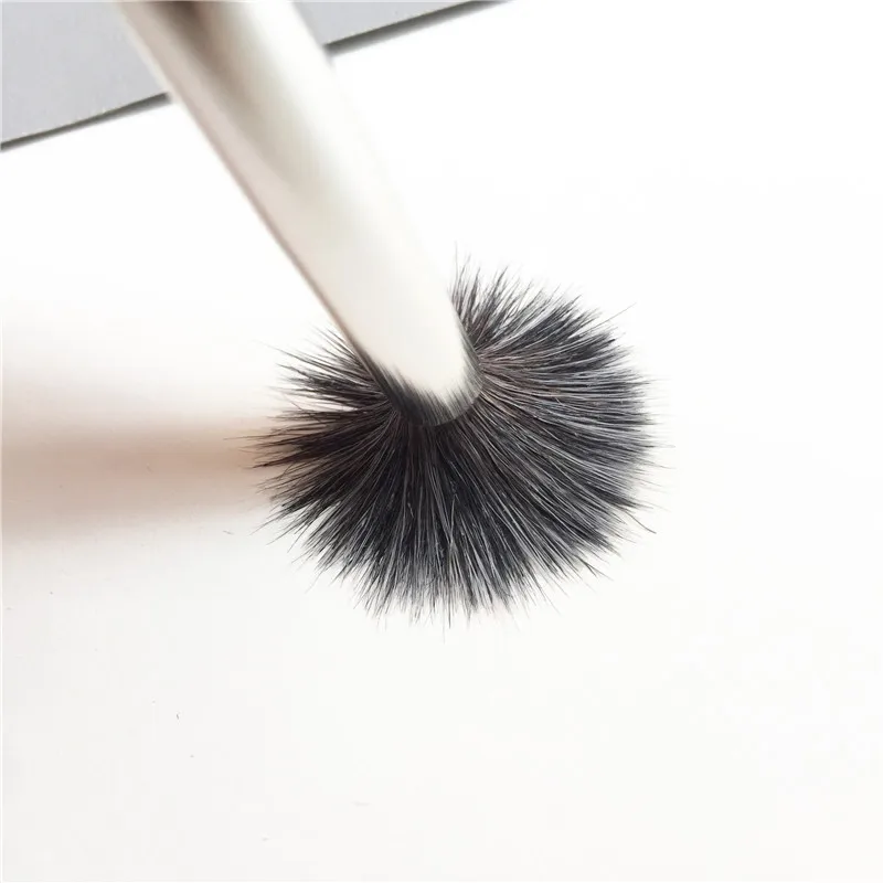 Duo Fibre Tapered Blending Brush 286 - Soft Bristle Eyeshadow blending Highlighting Makeup Brush