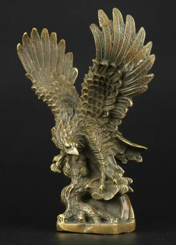 

Collectible Decorated Old Copper Handwork Carve Eagle Statue