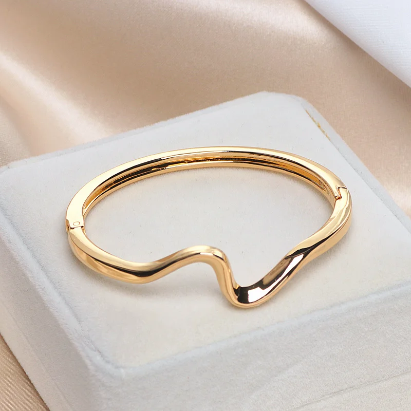 High Quality Trendy Classic Cuff Bangles For Women Rose Gold Color Charming Geometric Irregular Ripple Opening Bangle Bracelet