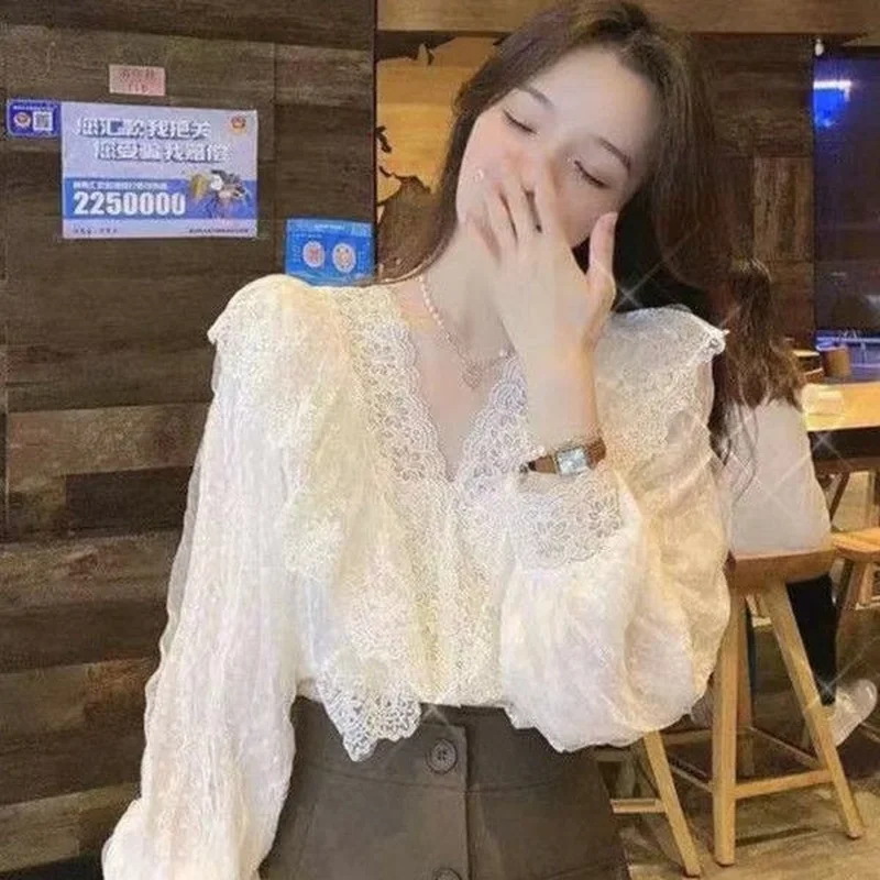 Blouses Women Lace French Style Solid Popular Clothing Autumn V-neck Temperament Fashion Streetwear New Chic Fit Ladies Leisure