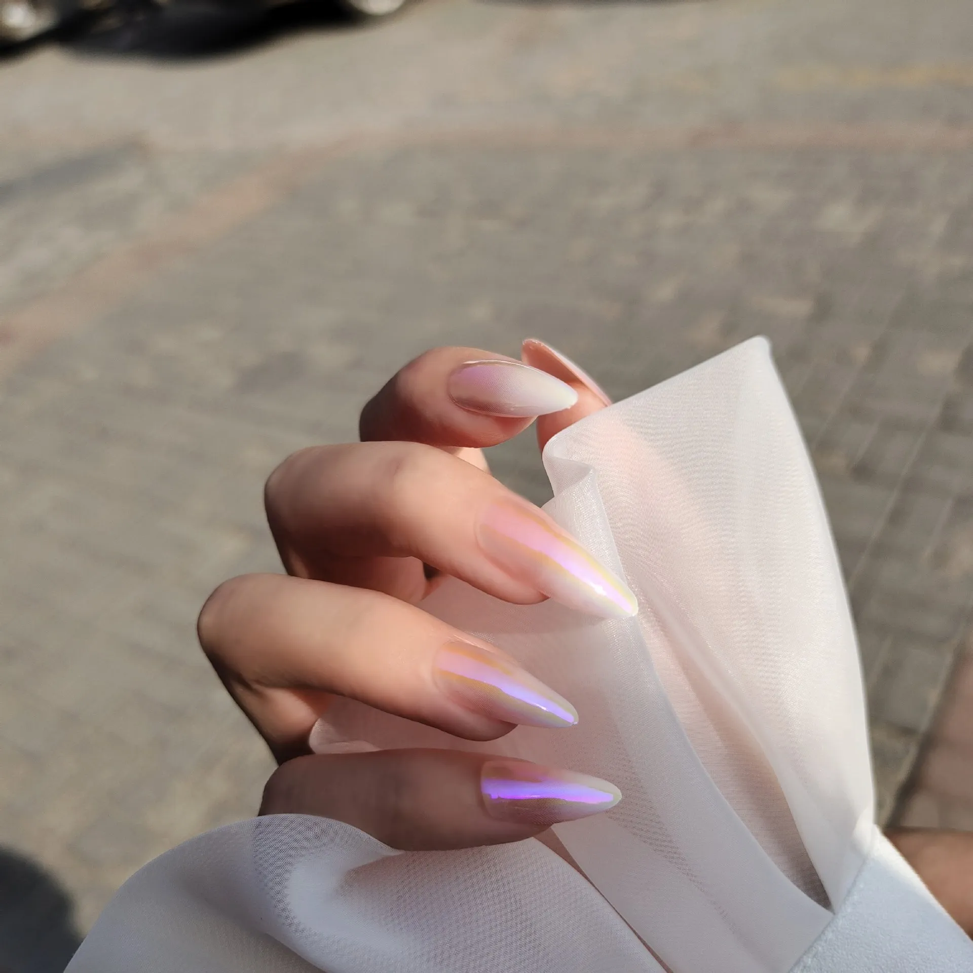 24Pcs Aurora Stiletto ปลอมเล็บปลอมไล่ระดับสีระยิบระยับสีเล็บปลอมสวมใส่เต็มรูปแบบชี้หัวเล็บอะคริลิกเล็บปลอม