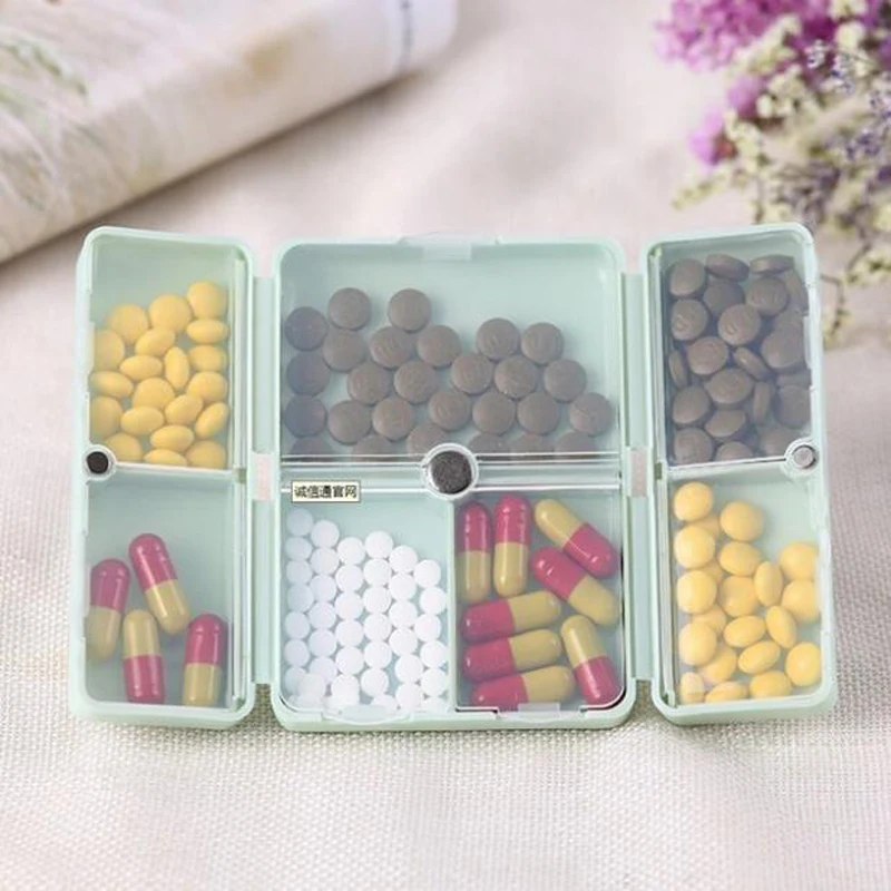 Kreative faltbare kleine Pillendose, tragbare und geteilte Pillendose, 7 Tage pro Woche, Mini-versiegelte Pillendose mit großem Fassungsvermögen, magnetisches Etui
