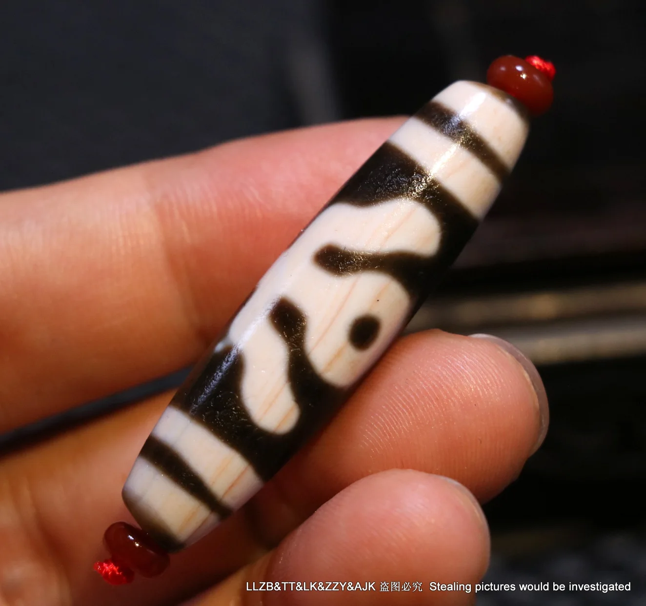 

Energy Power Tibetan Old Agate Red Cinnabar Dots Guiren Tairen Big Man dZi Bead Timestown UPD22