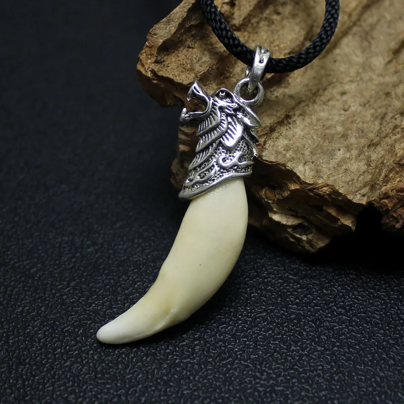 Wolf Tooth Necklace Man Brave Real Tooth Pendant Punk Rock Wild Accessories Classic Jewelry