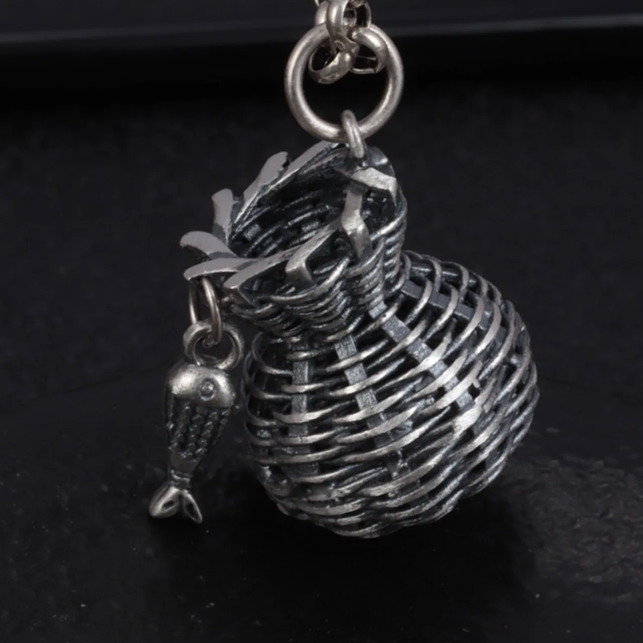 

Real s925 sterling silver fish pierced pendant, retro matte Thai silver creative trend woven pendant