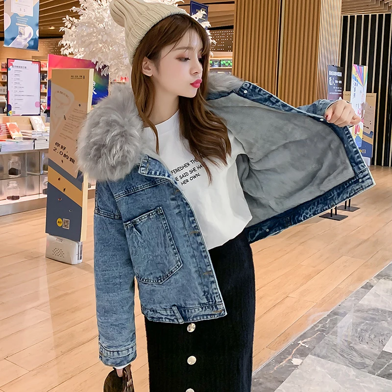 2023 Winter Women Denim Jacket Faux Fur Collar Chic Ladies Coats Big Pocket Plus Velvet Jeans Jacket Lace Up Bow Loose Outerwear