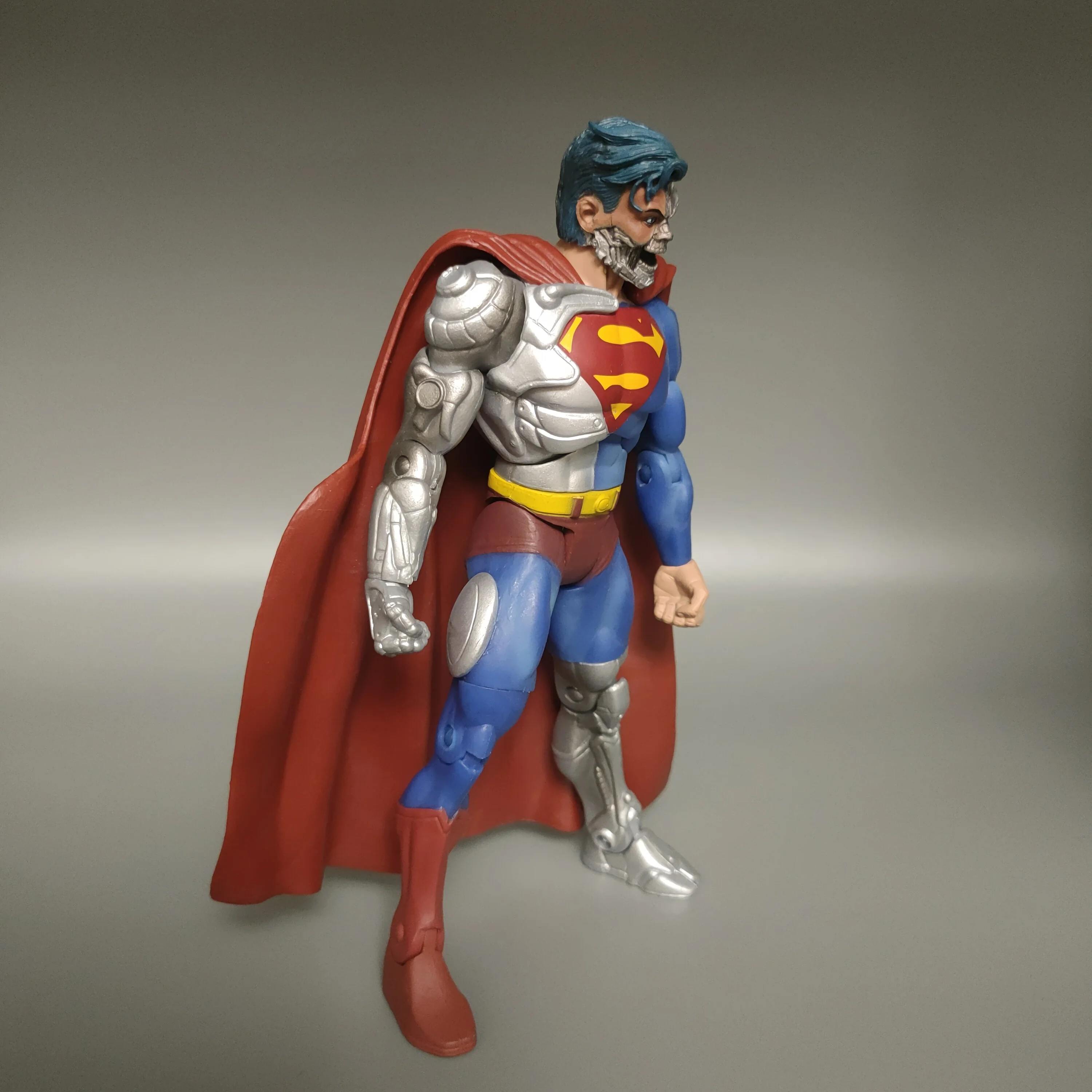 

DCU Universe Cyborg HenShaw Hank Mouth Open 6" Loose Action Figure