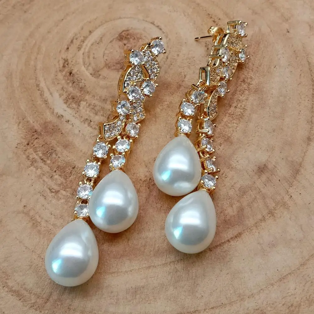 YYGEM دمعة البحر الأبيض بيع لؤلؤة مكعب زركونيا مايكرو تمهيد الذهب الأصفر اللون مطلي أقراط