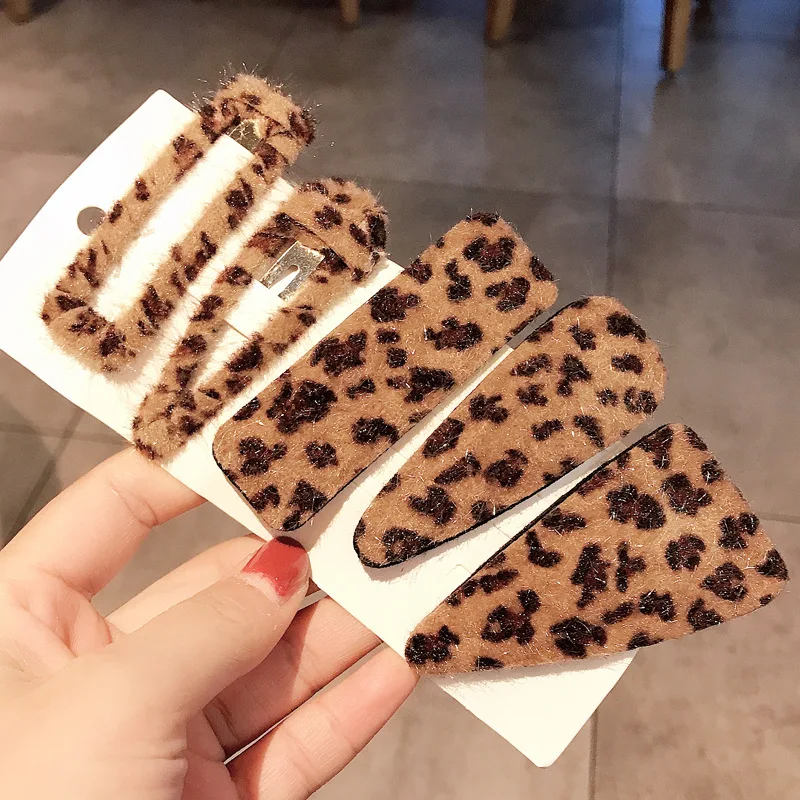 1PC Autumn and winter new fashion leopard Sweet girls Cute Pom Pom Wild plush BB clip Barrettes Hair Accessories