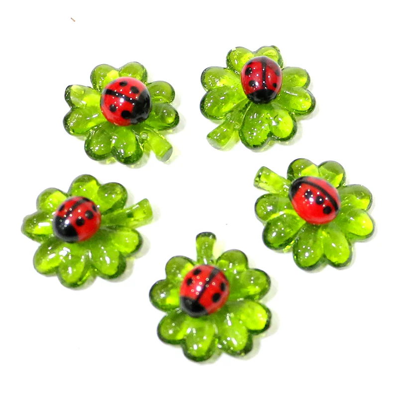5pcs Green Mini Glass Four-Leaf Clover Ornaments with Cute Ladybug Figurine for Home Table Fairy