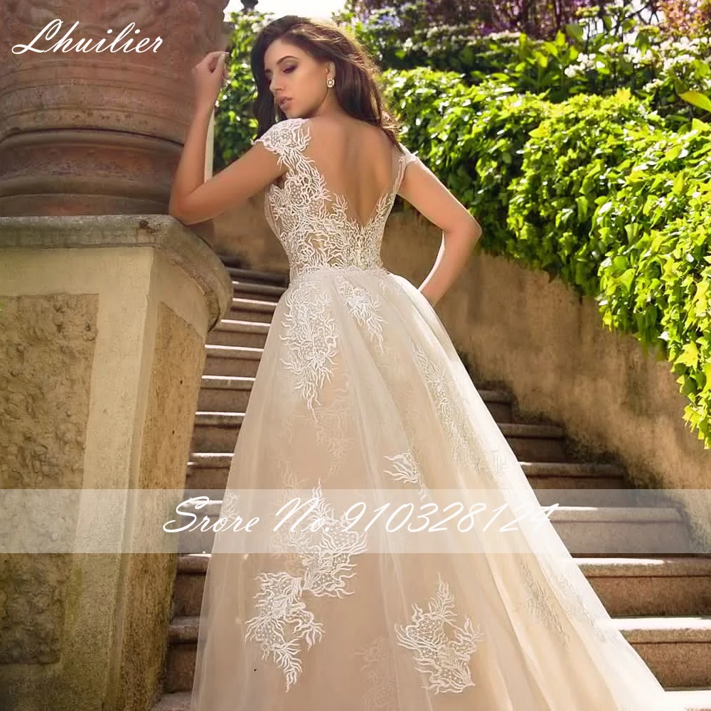 Suknie ślubne syreny z koronki iluzorycznej Lhuilier, szyte na miarę, długość do podłogi, zdobione koralikami, z paskiem i odpinanym trenem.