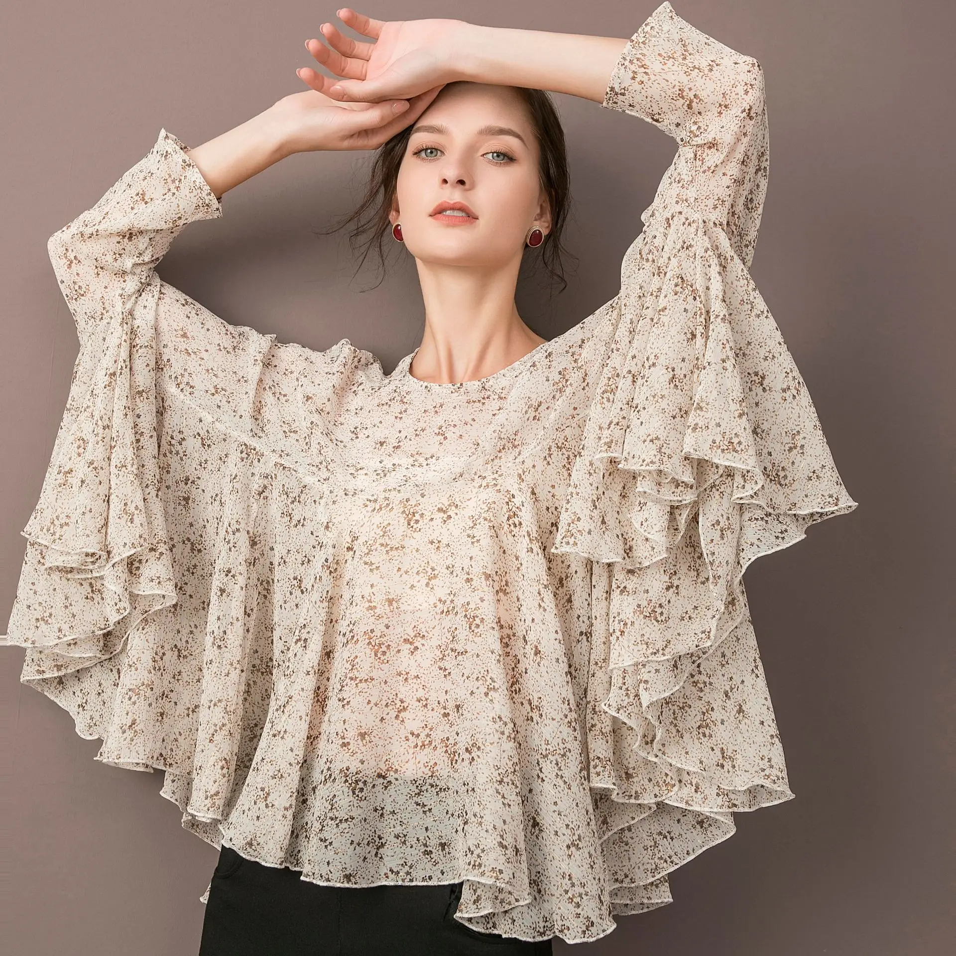 Female new autumn Long sleeves and elegant flying sleeves hem chiffon gold embroidery thread personalized loose chiffon shirt