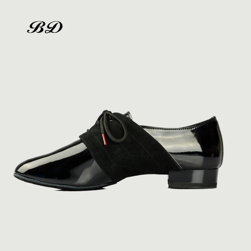 Scarpe da ginnastica TOP Scarpe da ballo latino da uomo Genuine Jazz Modern Pelle bovina Suola a due punti Pelle verniciata BD 322 BORSA GRATUITA