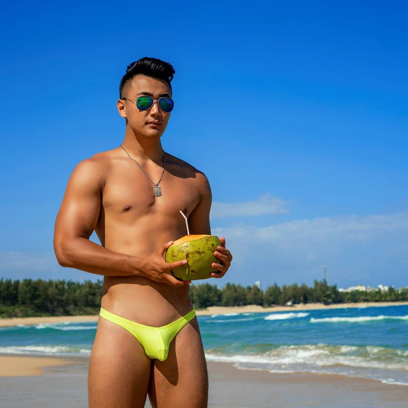 

LH4A new solid color tight sexy low waist swimwear half-pack hip bikinis swim briefs trunks hot gay men beach swimming swimsuits