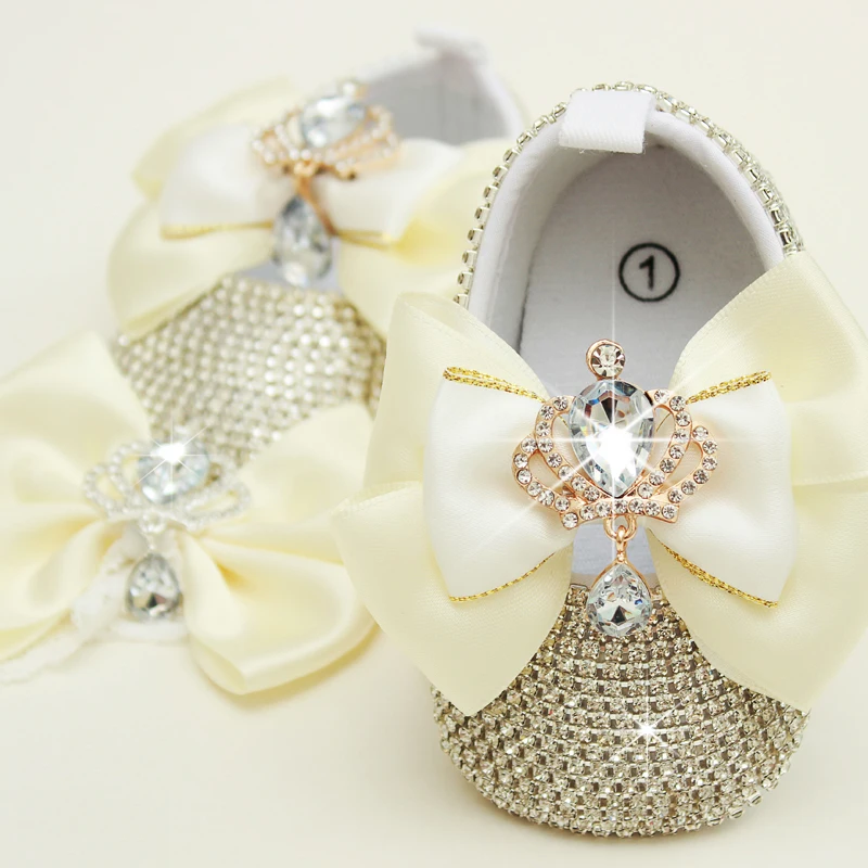 QYFLYXUE Handmade Pearl Diamond Baby Newborn princess shoes 、daytime prom Shoe , sparkly Tiara party shoes, baby party gifts