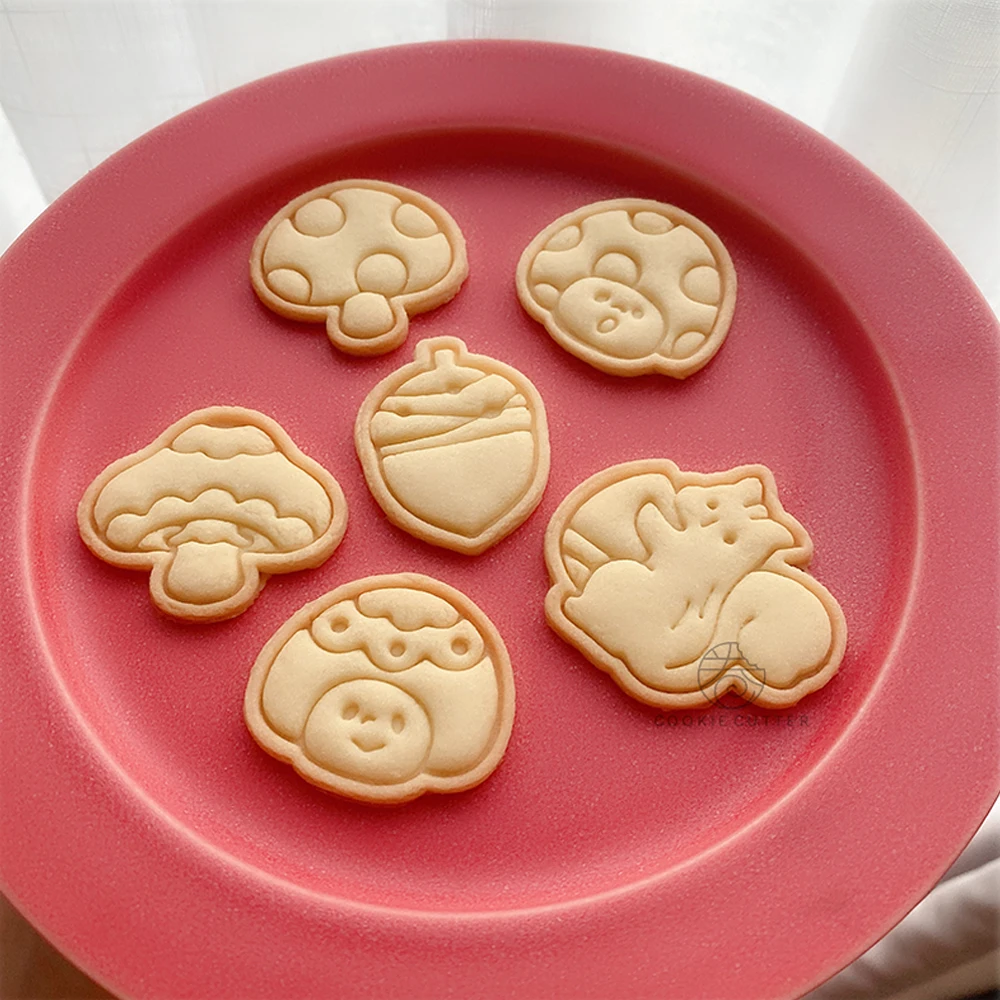 Cute Animal Fondant Cake Mold Biscuit Mushroom Squirrel Rabbit Kitten Puppy Bear Pattern Cookie Cutter Stamp Sugarcraft Baking