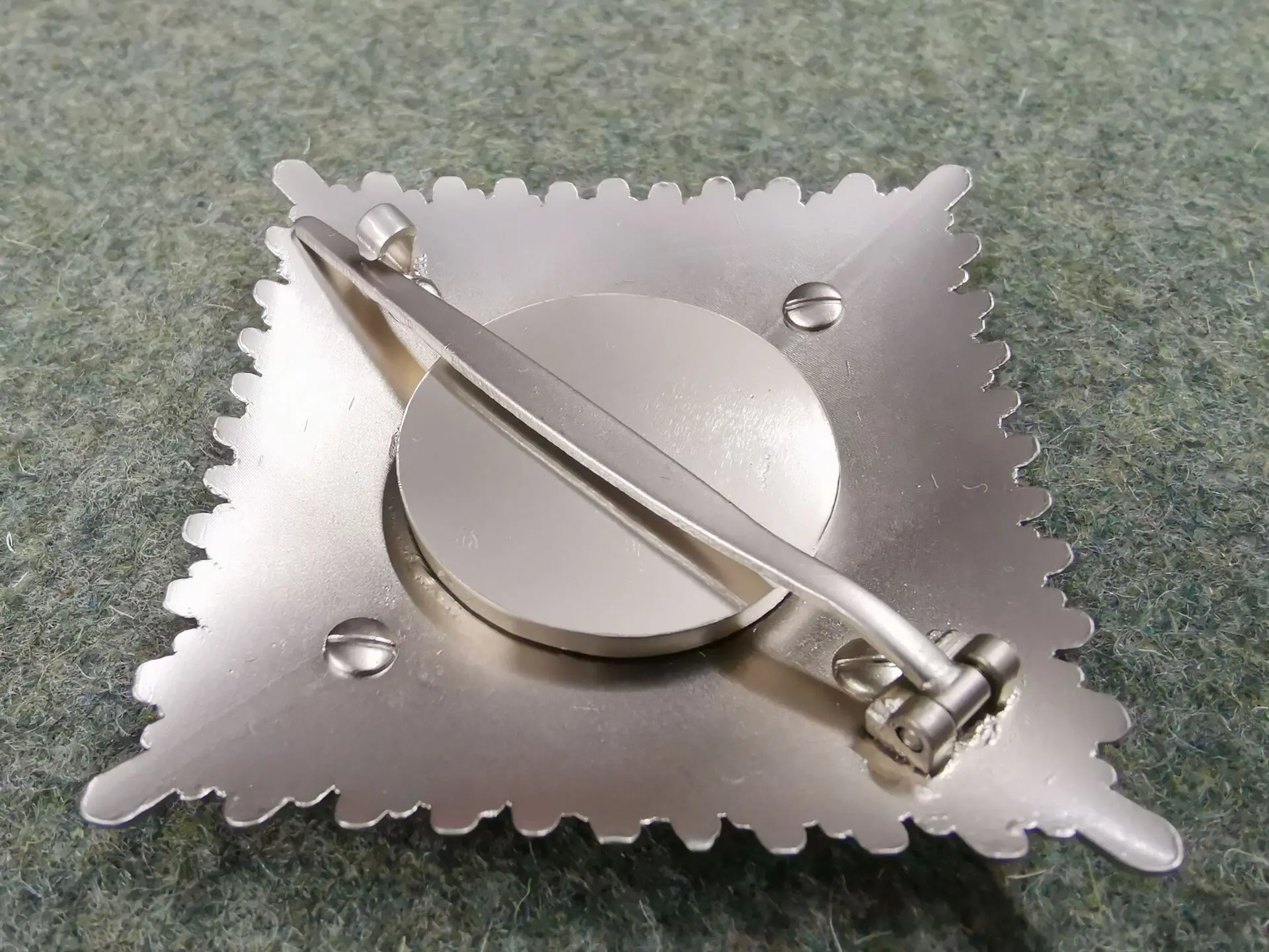 Emdww1メダルベッジスクエア