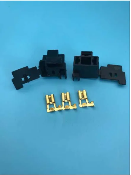 

Free shipping DJD031A-1 3 Pin/Way H4 Headlight Automotive Connector Plug Socket Housing