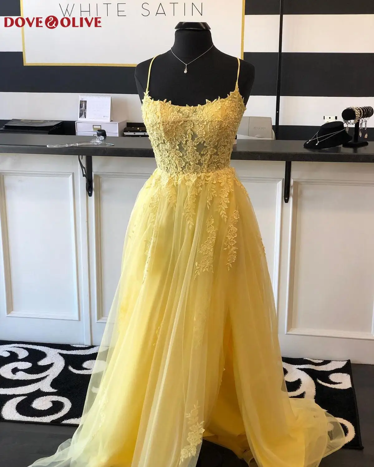 Vestido de fiesta largo con Apliques de encaje para mujer, vestido de noche con tirantes finos, color amarillo