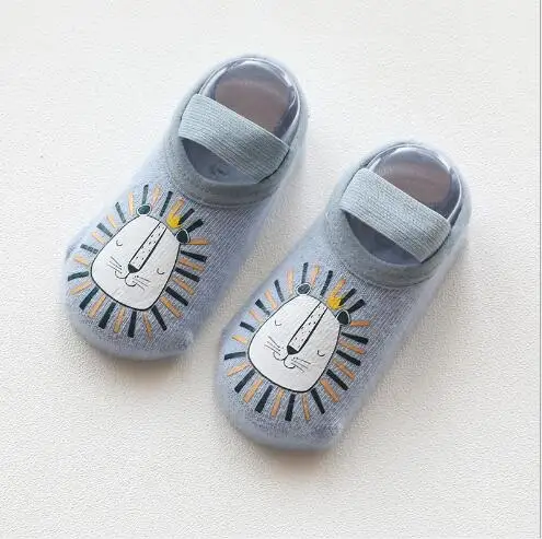 Calcetines antideslizantes para bebé, medias con estampado de dibujos animados, calzado para niño pequeño, primavera y otoño, 2 pares, novedad