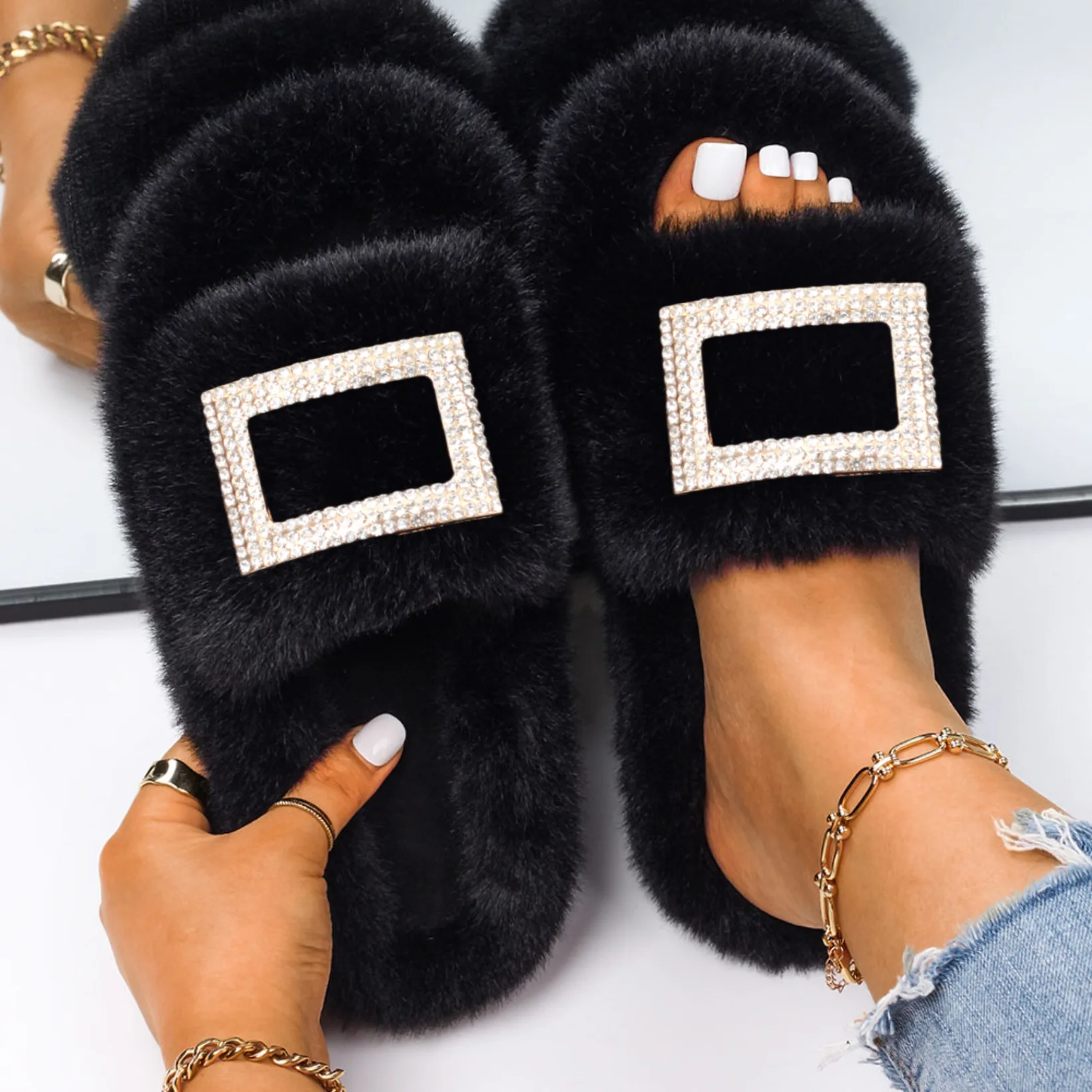 Fur Slippers Women Fashion Square Buckle Decor Furry Slides Designer Flat Sandals Ladies Luxury Outdoor Slippers Platform Shoes