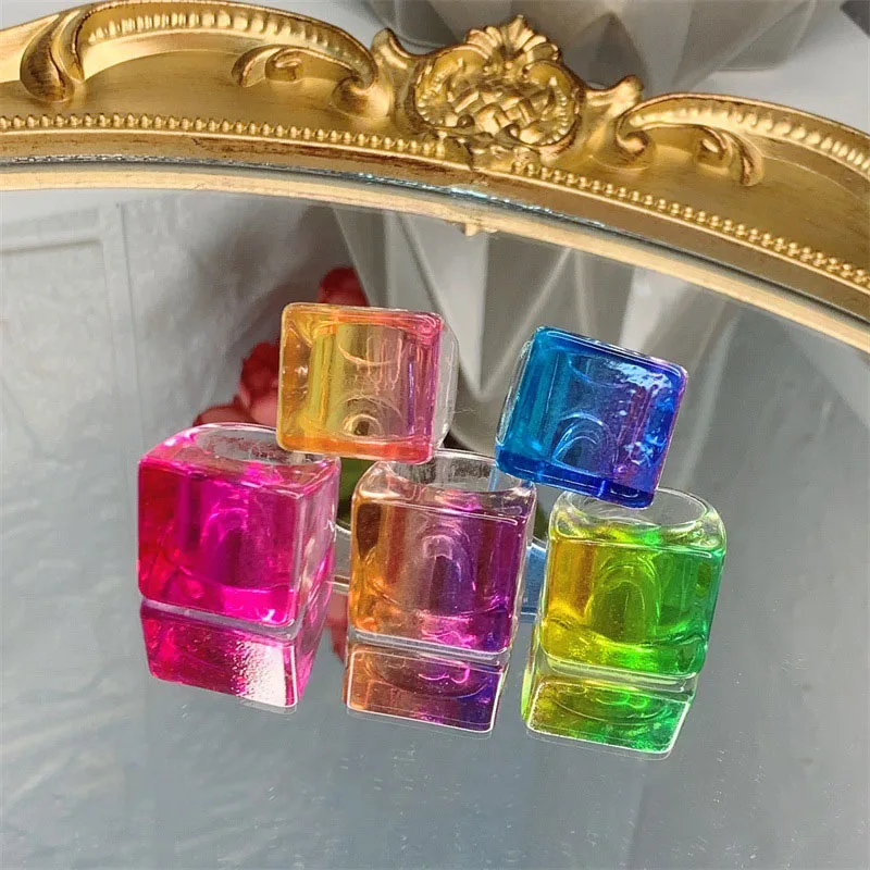 2022 New Korea Harajuku Shiny Square Colorful Transparent Geometric Resin Acrylic Rings For Women Girls Summer Hot Sale Jewelry